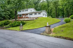 40 Longview Dr, Green Brook Township, NJ 08812 - Photo 2