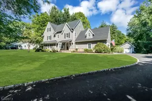 35 Castle Way, Bernards Township, NJ 07920 - Photo 2