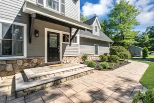 35 Castle Way, Bernards Township, NJ 07920 - Photo 4