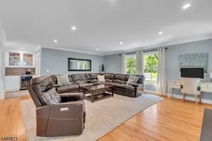 35 Castle Way, Bernards Township, NJ 07920 - Photo 18