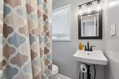 135 E 11th St, Linden, NJ 07036 - Photo 14