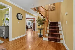 9 Pitcairn Dr, Roseland, NJ 07068 - Photo 6