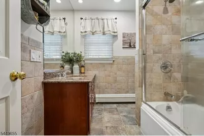 9 Pitcairn Dr, Roseland, NJ 07068 - Photo 32