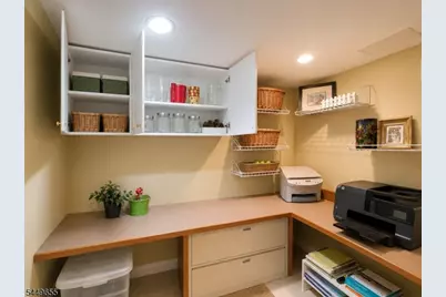 9 Pitcairn Dr, Roseland, NJ 07068 - Photo 38
