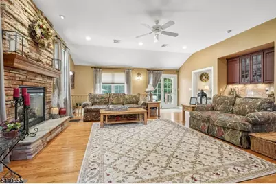 9 Pitcairn Dr, Roseland, NJ 07068 - Photo 10
