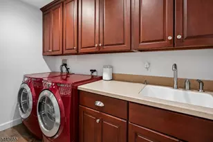9 Pitcairn Dr, Roseland, NJ 07068 - Photo 22