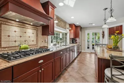 9 Pitcairn Dr, Roseland, NJ 07068 - Photo 14