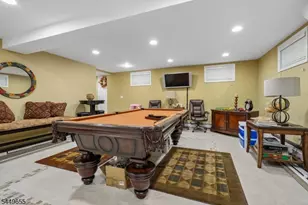 9 Pitcairn Dr, Roseland, NJ 07068 - Photo 34