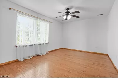 87 Cottage St, Bayonne, NJ 07002 - Photo 6