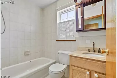 87 Cottage St, Bayonne, NJ 07002 - Photo 10