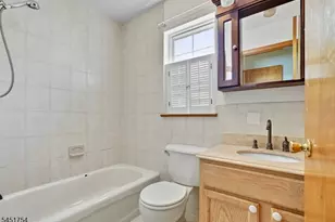 87 Cottage St, Bayonne, NJ 07002 - Photo 10
