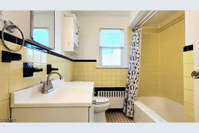 409 Market St #2, Elmwood Park, NJ 07407 - Photo 4