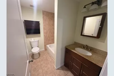 14 Houston St, Newark, NJ 07105 - Photo 8