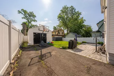 331 Thompson Avenue, Roselle, NJ 07203 - Photo 18