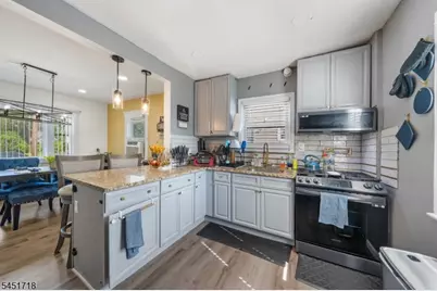 331 Thompson Avenue, Roselle, NJ 07203 - Photo 8
