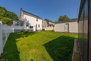 331 Thompson Ave, Roselle, NJ 07203 - Photo 22