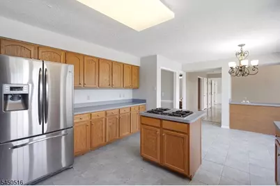 17 Bacorn Rd, Raritan Township, NJ 08822 - Photo 18