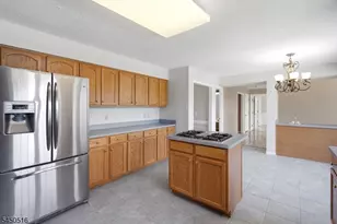 17 Bacorn Rd, Raritan Township, NJ 08822 - Photo 18