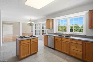 17 Bacorn Rd, Raritan Township, NJ 08822 - Photo 20