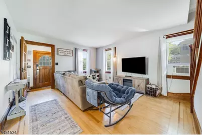 1 Westview Ave, Roseland, NJ 07068 - Photo 8