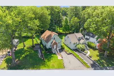 1 Westview Ave, Roseland, NJ 07068 - Photo 40