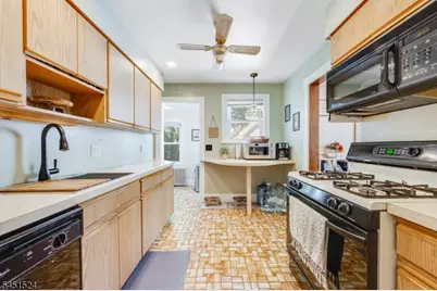 1 Westview Ave, Roseland, NJ 07068 - Photo 14