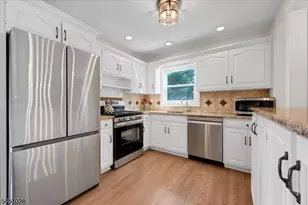 97 Ivy Ln, Bridgewater, NJ 08807 - Photo 18
