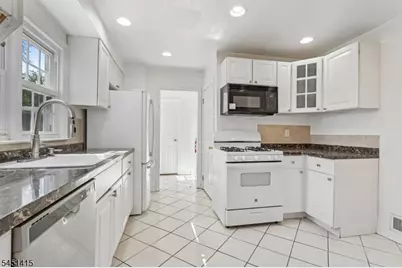 32 Locust Ave, Millburn, NJ 07041 - Photo 8