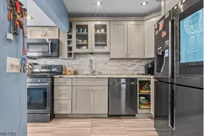 484 Raritan Rd, Roselle, NJ 07203 - Photo 10