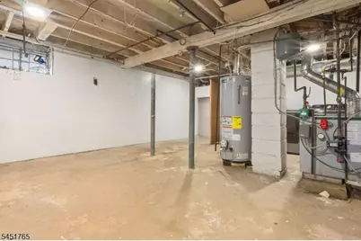 484 Raritan Rd, Roselle, NJ 07203 - Photo 22