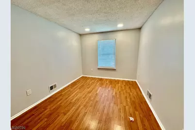 111 Lindsey Ct, Franklin Township, NJ 08823 - Photo 24