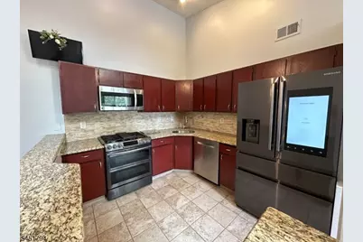 111 Lindsey Ct, Franklin Township, NJ 08823 - Photo 2