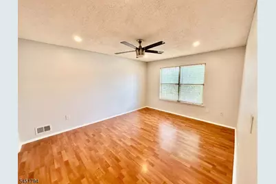111 Lindsey Ct, Franklin Township, NJ 08823 - Photo 18