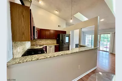 111 Lindsey Ct, Franklin Township, NJ 08823 - Photo 8