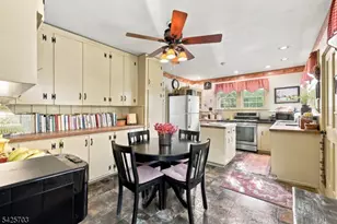 32 Tanners Brook Rd, Chester, NJ 07930 - Photo 16