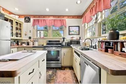 32 Tanners Brook Rd, Chester, NJ 07930 - Photo 12
