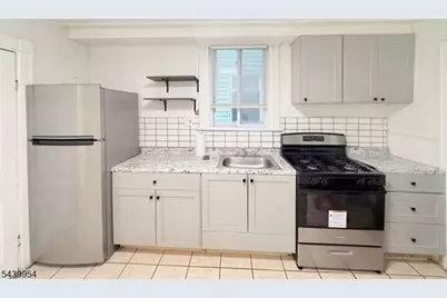32 Oak Ave, Irvington, NJ 07111 - Photo 8