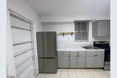 32 Oak Ave, Irvington, NJ 07111 - Photo 2