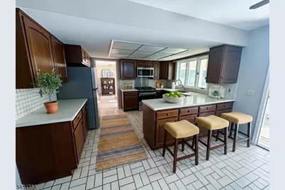 189 Parker Rd, Washington Township, NJ 07853 - Photo 4