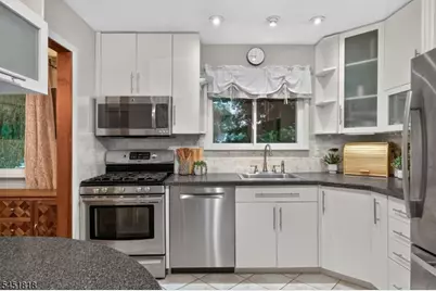 8 Growney St, Edison, NJ 08817 - Photo 10