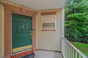 34 Eider Ct, Wayne, NJ 07470 - Photo 2