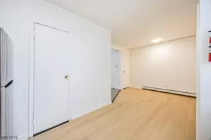 422 Halsted St, East Orange, NJ 07018 - Photo 10