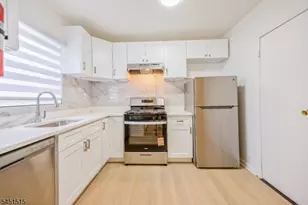 422 Halsted St, East Orange, NJ 07018 - Photo 14