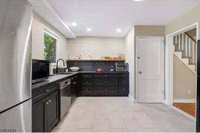 41A Troy Dr, Springfield, NJ 07081 - Photo 2