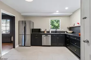41A Troy Dr, Springfield, NJ 07081 - Photo 4