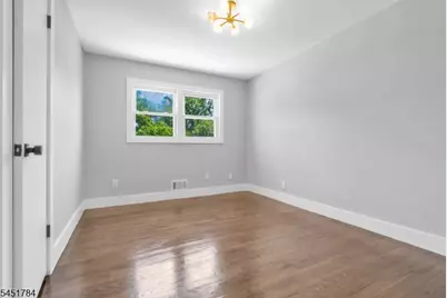 1307 Stockton St, Rahway, NJ 07065 - Photo 30