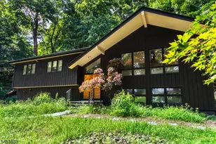 11 Foremost Mountain Rd, Montville Township, NJ 07082 - Photo 2