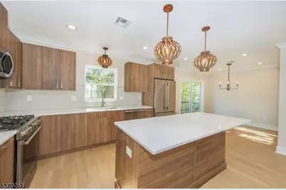 6 Elm St #14, Madison, NJ 07940 - Photo 6