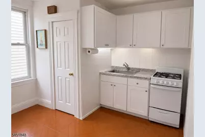 82 Laidlaw Ave, Jersey City, NJ 07306 - Photo 4