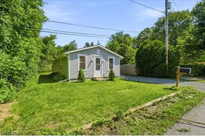 8 Madelyn Ave, West Milford, NJ 07480 - Photo 2